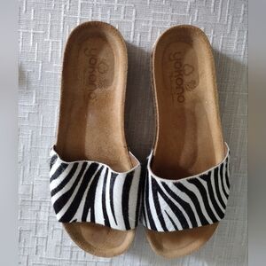 Yokono Womens Brown White Zebra Print Leather Calf Hair Slide Sandals Size 7.5